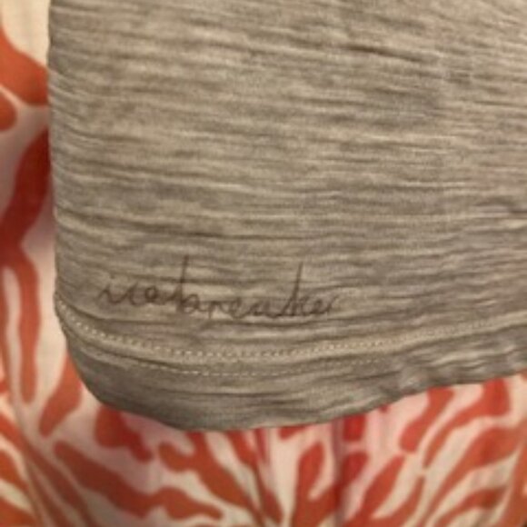 Icebreaker 100% soft Merino Wool Blend Layering Tank, Unique design on Tan, sm - Picture 5 of 7